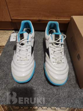 Оригинальные футбольные бампы / сороконожки 0