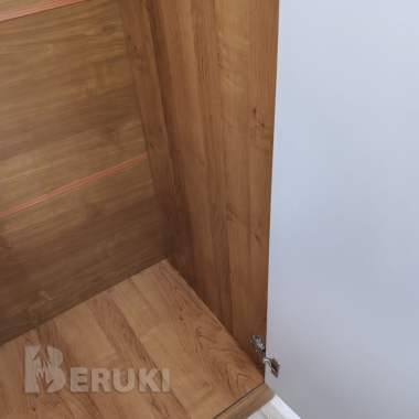 Шкафы распашные, 2шт по 150 рублей 2