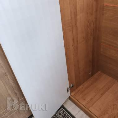 Шкафы распашные, 2шт по 150 рублей 3