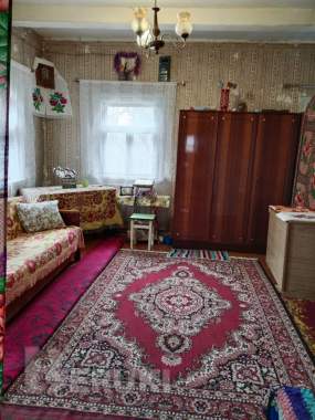 Продадим дом в деревне в хорошем состоянии. Есть летняя кухня, гараж огород хлев 1