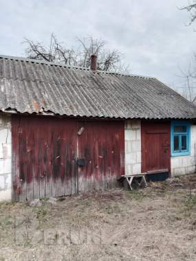 Продадим дом в деревне в хорошем состоянии. Есть летняя кухня, гараж огород хлев 7
