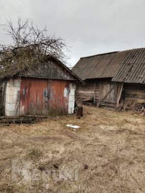 Продадим дом в деревне в хорошем состоянии. Есть летняя кухня, гараж огород хлев 9