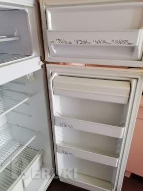 Двухкамерный холодильник. 0