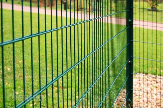 Продаем сетку ограждения 2d 0