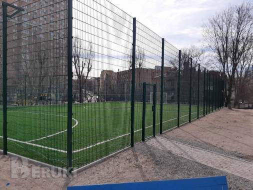 Продаем сетку ограждения 2d 1