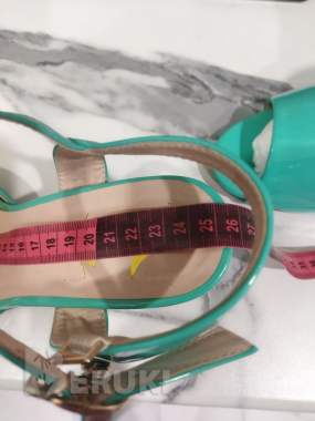 Босоножки женские 2