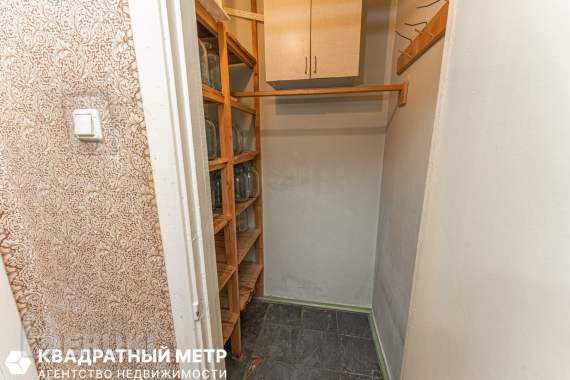 Продается просторная однокомнатная квартира, по адресу ул. Голодеда 8