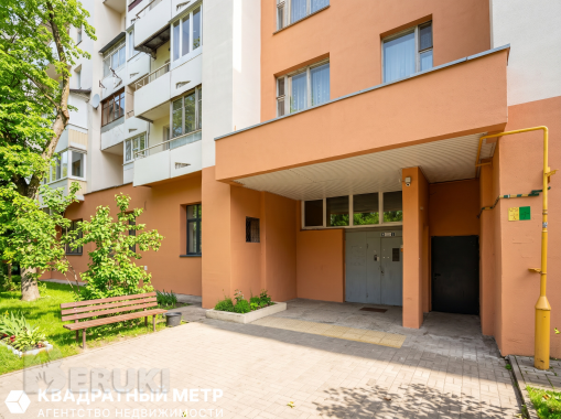 Продается просторная однокомнатная квартира, по адресу ул. Голодеда 16