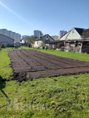 Вспашка земли в бресте.