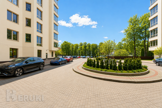 Продается 4-комнатная квартира по ул. Киселева, (жк «времена года») 9