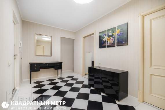 Четырех комнатная квартира, острошицкая, метро уручье. 12