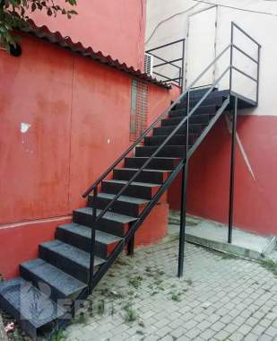 Металлические лестницы для дома и улицы 0