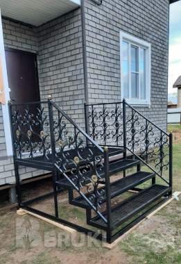 Металлические лестницы для дома и улицы 2