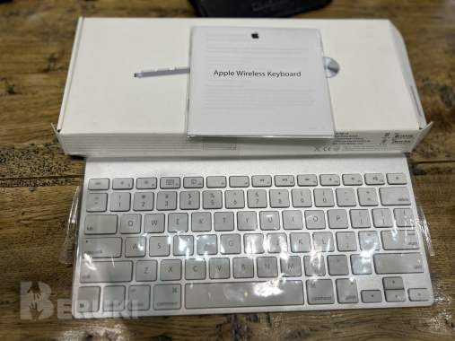 Продаю новую оригинальную беспроводную клавиатуру apple wireless keyboard a1314 1