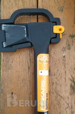 Топор fiskars 0