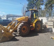 Аренда экскаватора-погрузчика равноколёстника