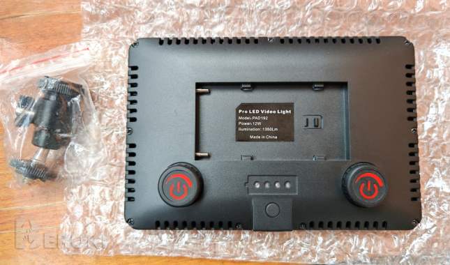 Светодиодный накамерный осветитель pad led 192 2