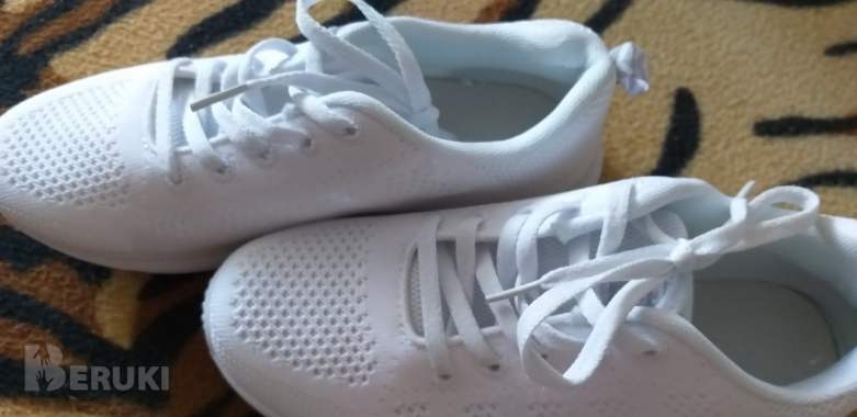 Кроссовки белые, р. 36, длина стельки-23см 1