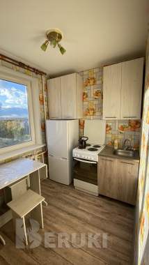 Сдам 1-комнатную квартиру в центре по людникова 6