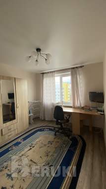 Сдам 1-комнатную квартиру в центре по людникова 11