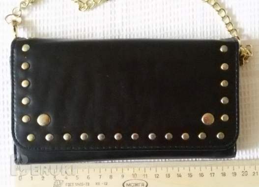 Сумка черная на кнопке и золотистой цепочке, новая 2