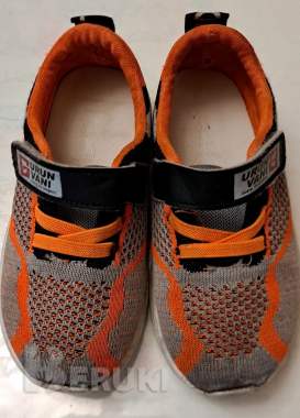 Кроссовки оранжевые р. 28, б. У 1