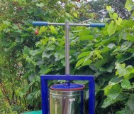 Продам винтовую пресс соковыжималку 12 л