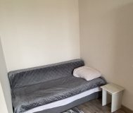 Сдам 1-комнатную квартиру в центре по людникова