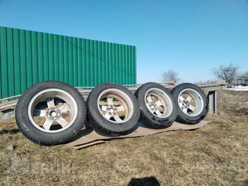 Комплект дисков r17 5/114. 3мм dia 67. 1 мм, ровные не варенные, не бьют, резина н 1