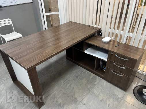 Стол офисный директорский с тумбами 3