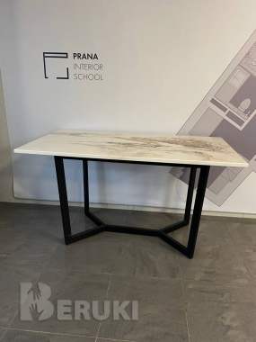 Стол из искусственного камня