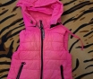 Куртка-жилетка розовая с капюшоном на 2. 5-4г