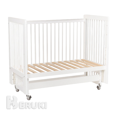 Кроватка детская с маятником 6