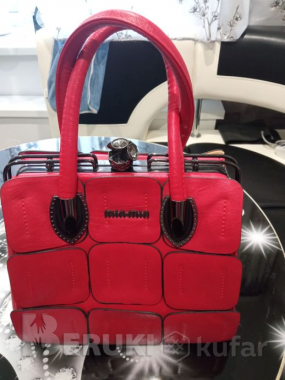 Красная сумка 0