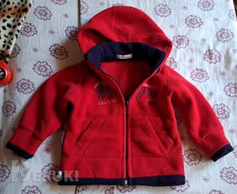 Толстовки с капюшоном черная и красная на 4-5лет 3