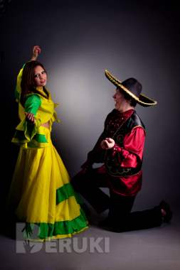 Услуги швеи. Костюм маскарада-поросенок,мальвина др 16