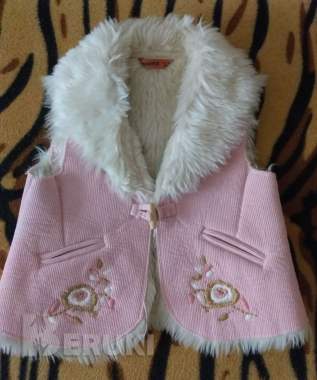 Жилетка меховая на 1. 5-2года, состояние 10 из 10 0