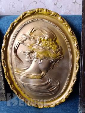 2 чеканки и гипсовый барельеф 2