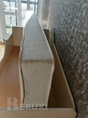 Продам детскую кровать с матрасом 3