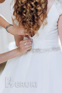 Свадебное платье pronovias оригинал, со шлейфом и кристаллами, после химчистки 1