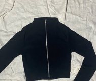 Кофта на замке