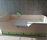Продам детскую кровать с матрасом
