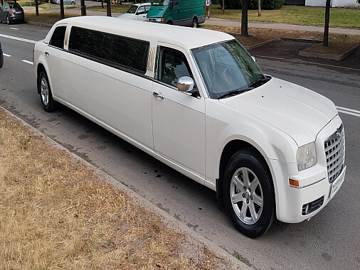 Предлагаем в прокат микроавтобусы, лимузины, представительские авто с водителем 0