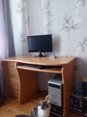 Стол письменный