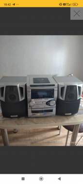 Продам музыкальный центр AIWA с двумя колонками