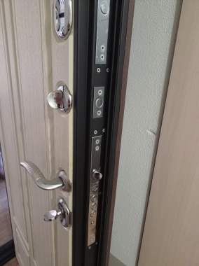 Ремонт и замена дверных замков