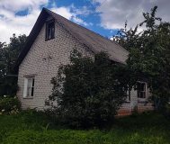 Продаю кирпичную дачу