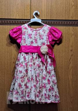 Платье нарядное на 4-5л, б. У, в хорошем состоянии 1