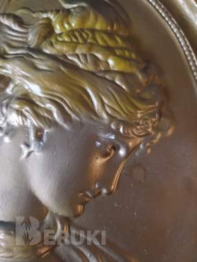 Барельеф гипсовый 2