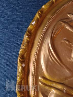 Барельеф гипсовый 3